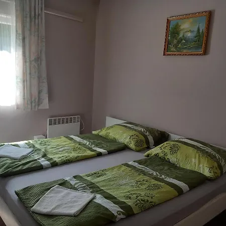 Hanna Apartman *